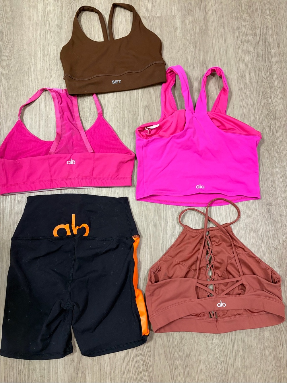Alo Sport Bras, Alo Yoga shorts & Set Sports Bra, bundle of 5